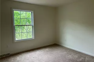 607 Crestview Ln, Lower Burrell, PA 15068 - Photo 14