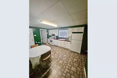 220 Clarendon Ave, Uniontown, PA 15401 - Photo 10