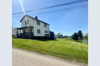220 Clarendon Ave, Uniontown, PA 15401 - Photo 2