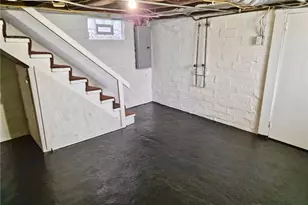 220 Clarendon Ave, Uniontown, PA 15401 - Photo 18