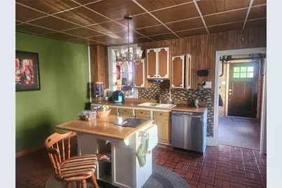 223 Hoeveler, Springdale Boro, PA 15144 - Photo 4