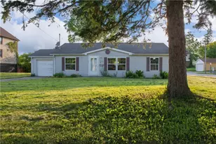 824 Emerson Ave, Farrell, PA 16121 - Photo 1