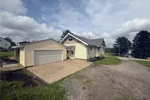 4352 Ellwood Rd, Wayne Township, PA 16101 - Photo 2