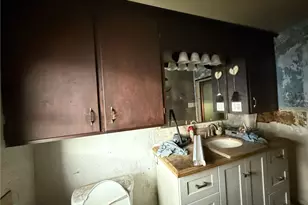 1453 W Pitt St, Jennerstown Boro, PA 15547 - Photo 8