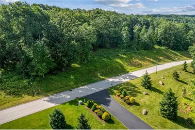 3036 Ravenwood Dr, Hempfield Township, PA 15601 - Photo 10