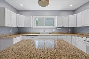 841 Blossom Wy, Pittsburgh, PA 15212 - Photo 10