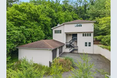 1251 Glencoe Ave, Green Tree, PA 15205 - Photo 1