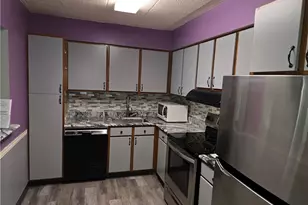 1987 Centurion Dr, Pittsburgh, PA 15221 - Photo 10