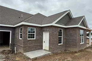 122 Independence Dr, Jefferson Township, PA 16023 - Photo 1
