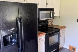 238 Humphrey Rd, Hempfield Township, PA 15601 - Photo 6