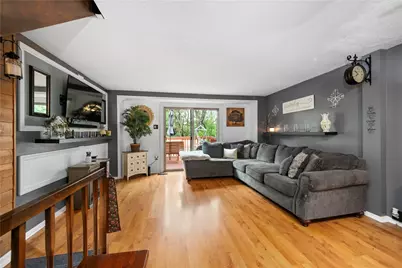 301 Holland Court, Findlay Township, PA 15108 - Photo 4