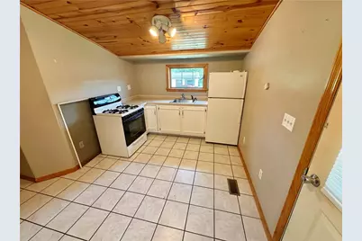 1515 W Crawford Ave #B, Dunbar Township, PA 15425 - Photo 4