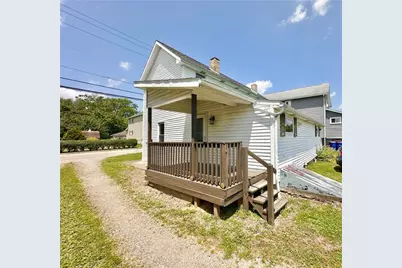 1515 W Crawford Ave #B, Dunbar Township, PA 15425 - Photo 2