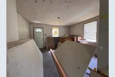 861 Koehlar Ave, Donora, PA 15033 - Photo 10