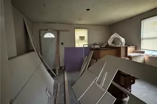 861 Koehlar Ave, Donora, PA 15033 - Photo 20