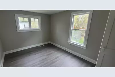 304 Elm Ave, Sharon, PA 16146 - Photo 8