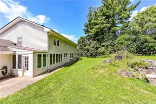 17 Sycamore St, Greensburg, PA 15601 - Photo 8