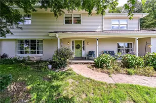 17 Sycamore St, Greensburg, PA 15601 - Photo 4