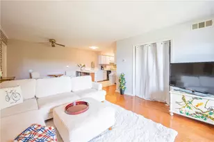 1230 Chatham Park Dr, Scott Township, PA 15216 - Photo 6