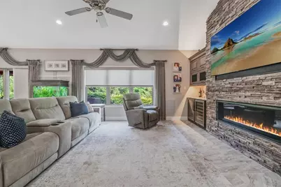 155 Chavelle Ct, Pittsburgh, PA 15239 - Photo 10