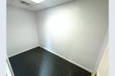 1227 Sunset Dr, Center Township, PA 16001 - Photo 10