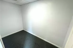 1227 Sunset Dr, Center Township, PA 16001 - Photo 10