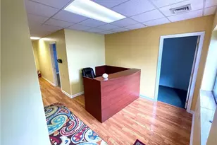 1227 Sunset Dr, Center Township, PA 16001 - Photo 4