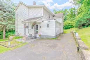 93 Semmens St, Wilkins Township, PA 15145 - Photo 2