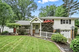 2220 Wakefield Dr, Hermitage, PA 16148 - Photo 1