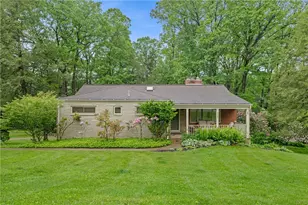 2666 Pointview Dr, Hampton, PA 15101 - Photo 1