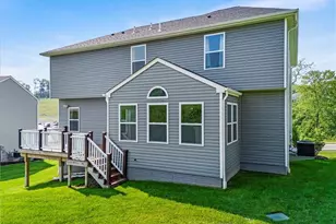 1103 Deerfield Dr, Pittsburgh, PA 15143 - Photo 6