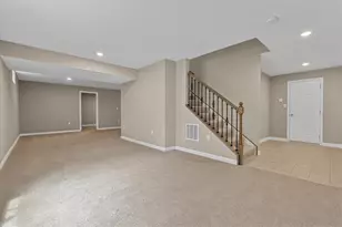 1103 Deerfield Dr, Pittsburgh, PA 15143 - Photo 36