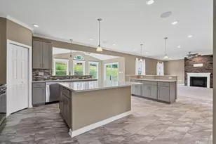 1103 Deerfield Dr, Pittsburgh, PA 15143 - Photo 14