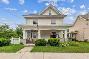 421 N 2nd St, Jeannette, PA 15644 - Photo 1