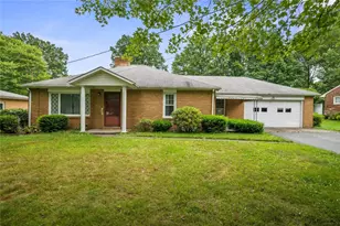 129 Sunset Blvd, Hermitage, PA 16148 - Photo 1