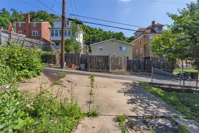 1406 Broadway Ave, Stowe Township, PA 15136 - Photo 28