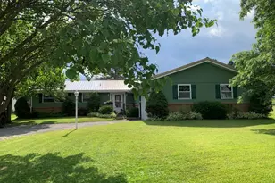 840 Lansberry Ct, Somerset Boro, PA 15501 - Photo 1