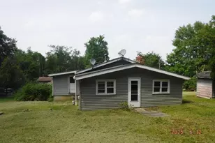 822 Robin Rd, Loyalhanna, PA 15681 - Photo 1