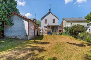 203 Baldwin Ave, Sharon, PA 16146 - Photo 6