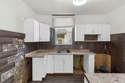 203 Baldwin Ave, Sharon, PA 16146 - Photo 12