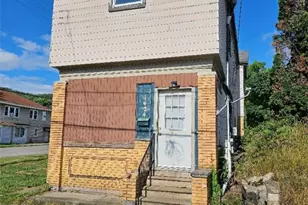 1424 4th Ave, Beaver Falls, PA 15010 - Photo 2