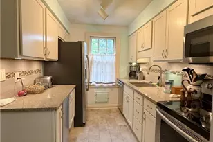 410 Sulgrave Rd, Pittsburgh, PA 15211 - Photo 8