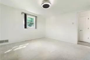 3931 Boulevard Dr, Pittsburgh, PA 15217 - Photo 22