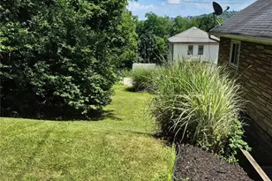 19 Charles St, Dravosburg, PA 15034 - Photo 2