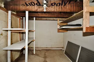 371 Chess St, Bridgeville, PA 15017 - Photo 10