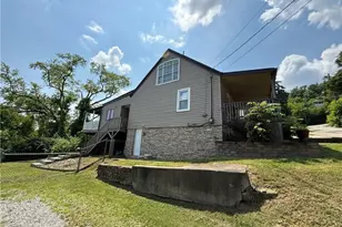 1119 Stewart St, Tarentum, PA 15084 - Photo 2