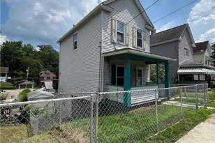 702 Sellers Ave, Jeannette, PA 15644 - Photo 2