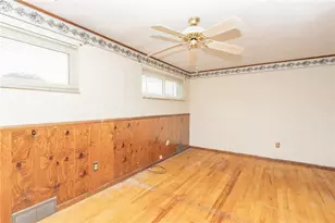 127 Mardi Gras Dr, Pittsburgh, PA 15239 - Photo 16