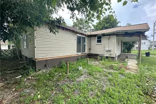 8 1/2 Apple St, Uniontown, PA 15401 - Photo 2