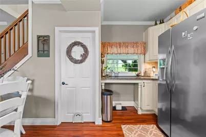 115 W Grandview Avenue, Zelienople, PA 16063 - Photo 8